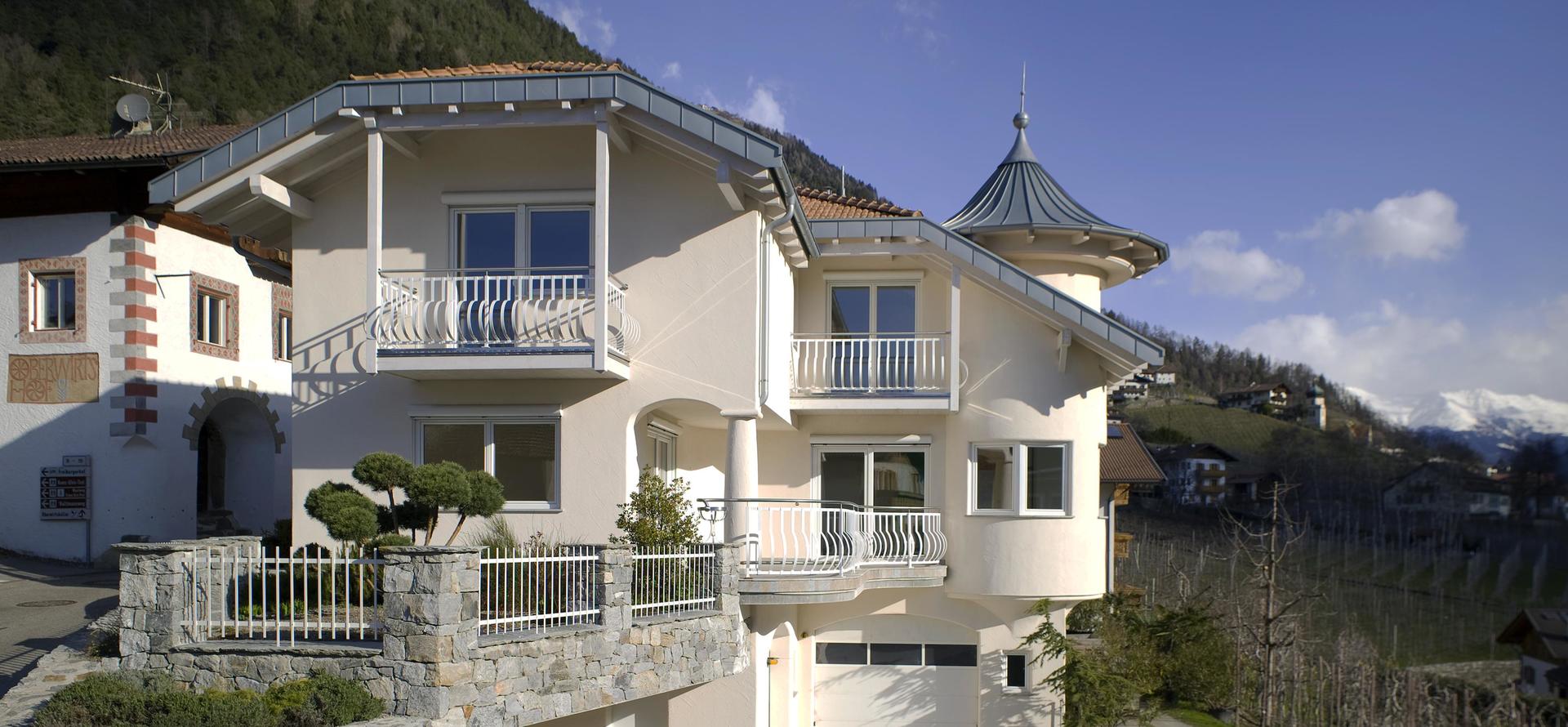 Villa L.