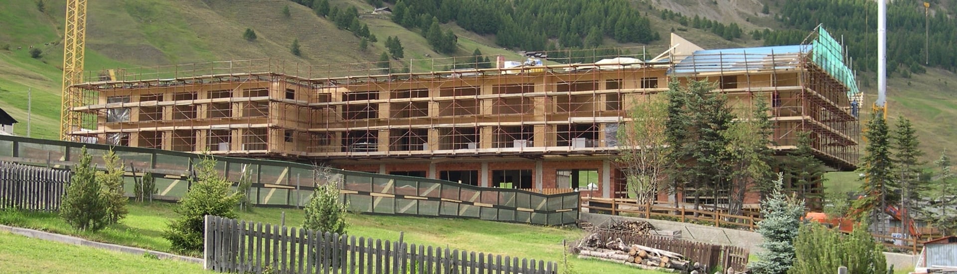 COSTRUZIONI E CHALET IN LEGNO